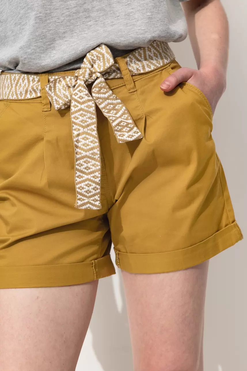 Short à pinces + ceinture für 22,99 CHF in Promod